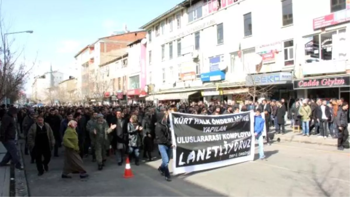 Güneydoğu\'da Bir Çok İlde Öcalan İçin Kepenk Kapatıldı