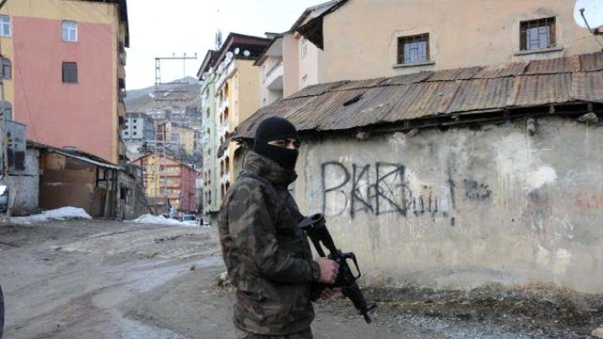 Hakkari ve İlçelerinde Kepenkler Açılmadı (3)