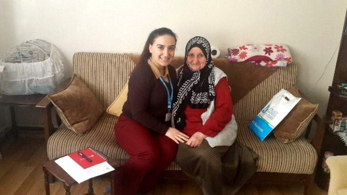 İzmit\'te Yaşlıların Yüzü Gülüyor