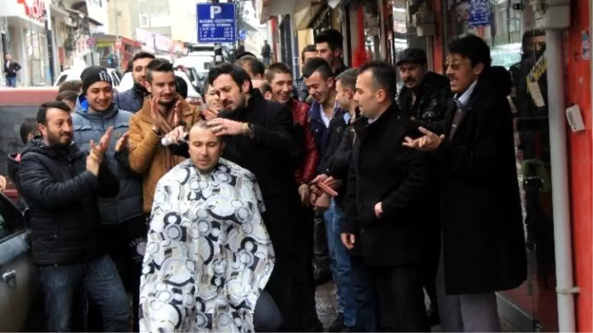 Kütahyalı Berberler, Meslektaşlarını Traş Olarak Protesto Ettiler