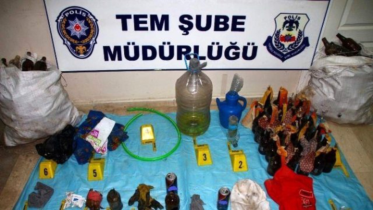 Molotofkokteyli ve Havai Fişek Ele Geçirildi