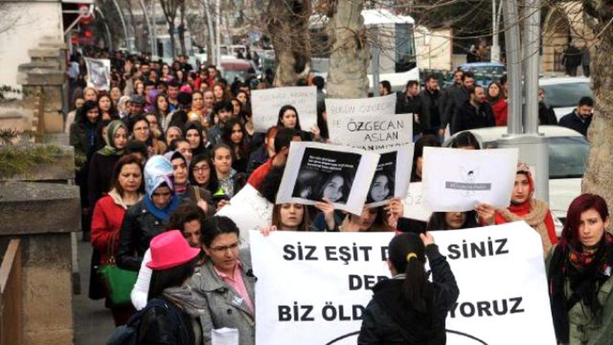 Tokat\'ta \'Özgecan\' Eylemi