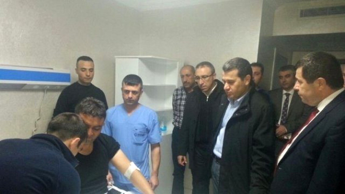 Vali, Yaralı Polisi Hastanede Ziyaret Etti