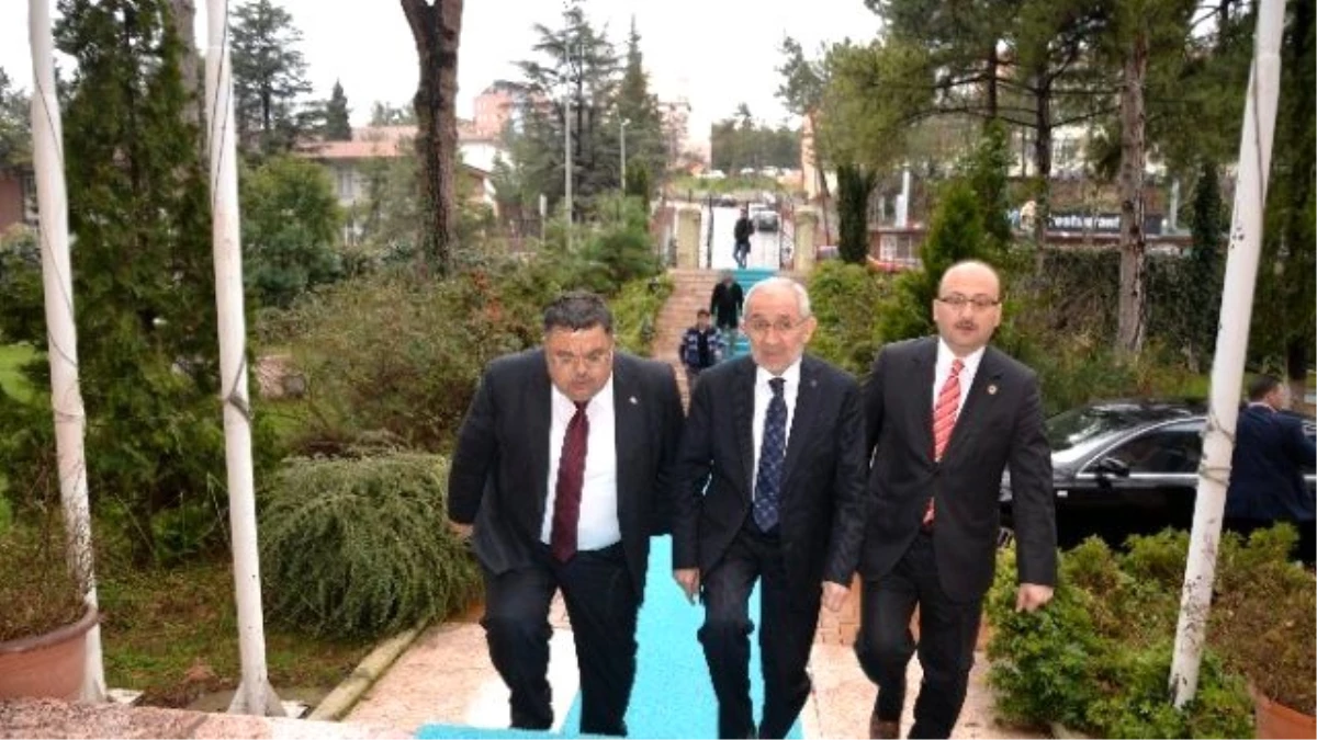 AK Parti Ar-Ge Genel Başkan Yardımcısı\'ndan Belediye Başkanı Selim Yağcı\'ya Ziyaret