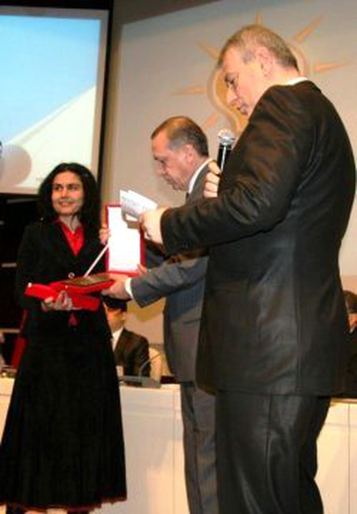 AK Parti\'den Bir Aday Adayı Daha