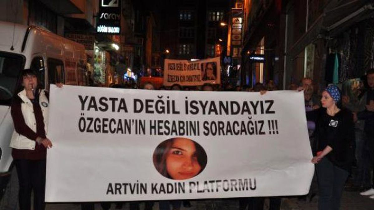 Artvin Özgecan İçin Yürüdü