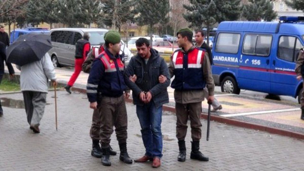 Bakkal Hırsızları Suçüstü Yakalandı