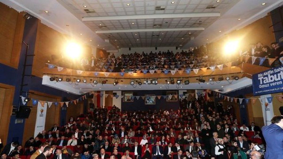 Başkan Toçoğlu AK Parti 4. Olağan İl Gençlik Kolları Kongresi\'ne Katıldı