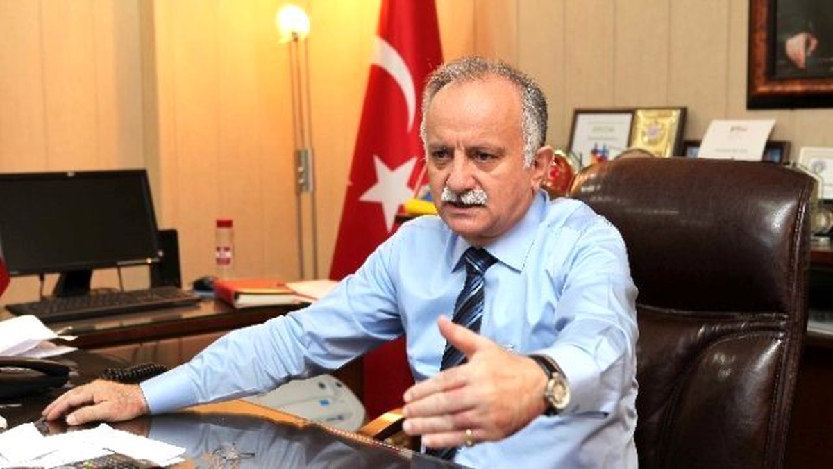 Bayraklı\'nın Çocuklarından Karikatür Sergisi