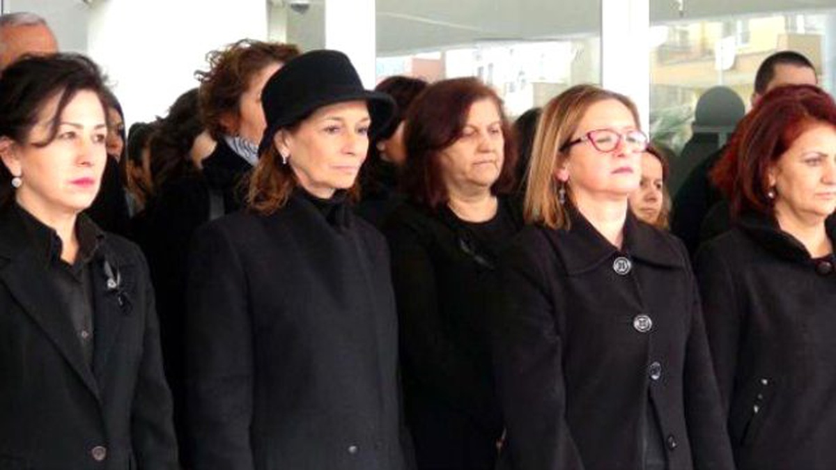 Beyaz Melekler Siyahlara Büründü