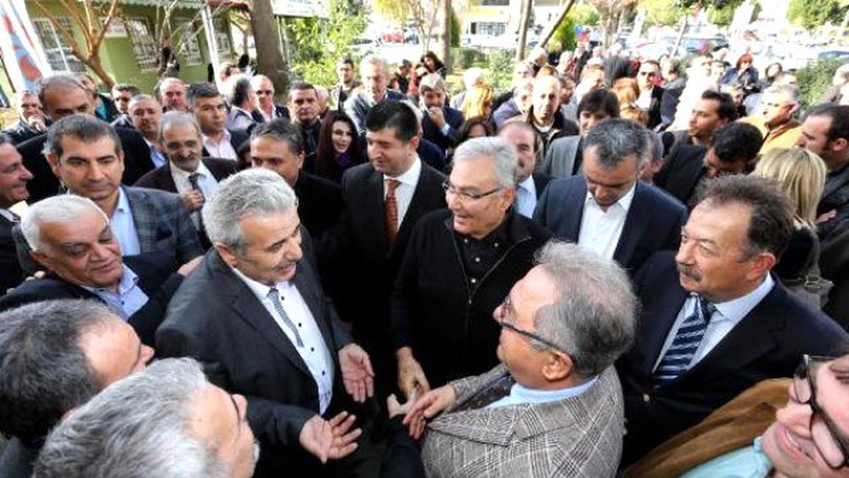 Deniz Baykal: Kadınlara Destek İçin Kara Şimşek Gibi Giyindim