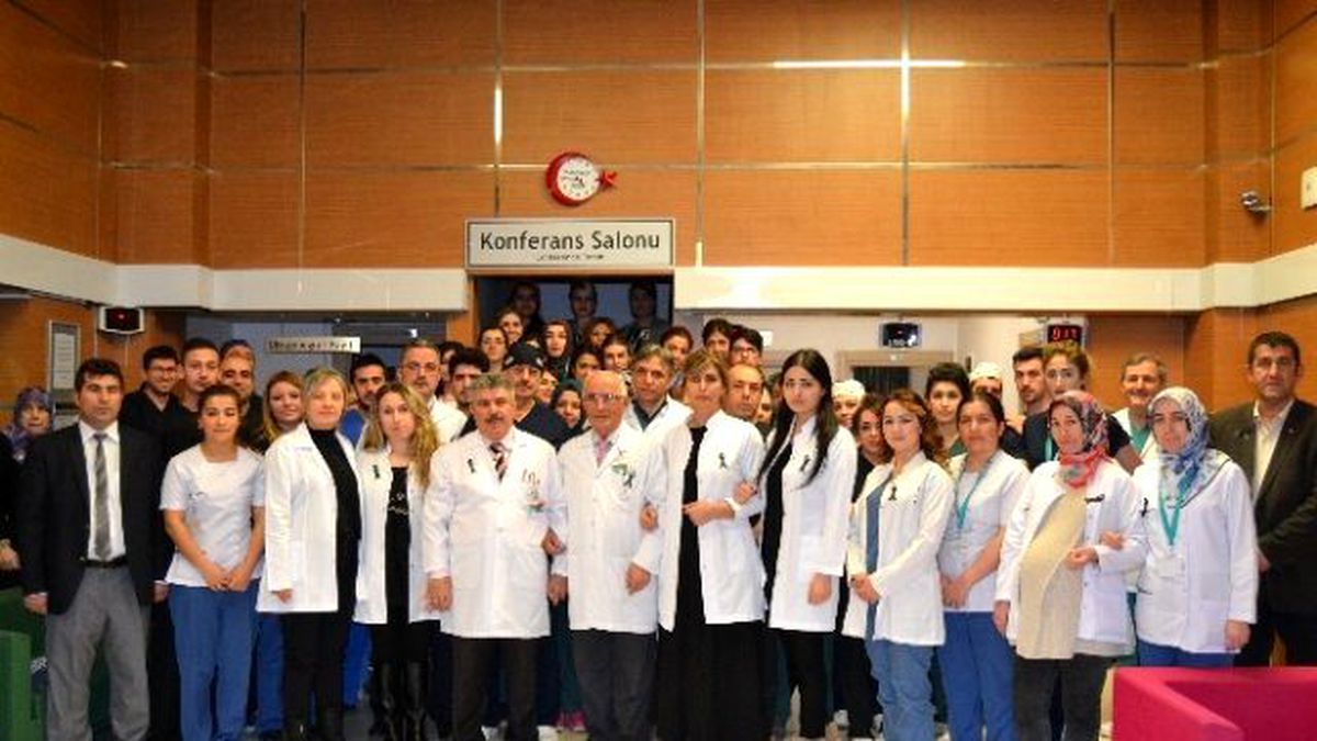 Dünyam Hastanesi de Özgecan\'ın Öldürülmesini Protesto Etti