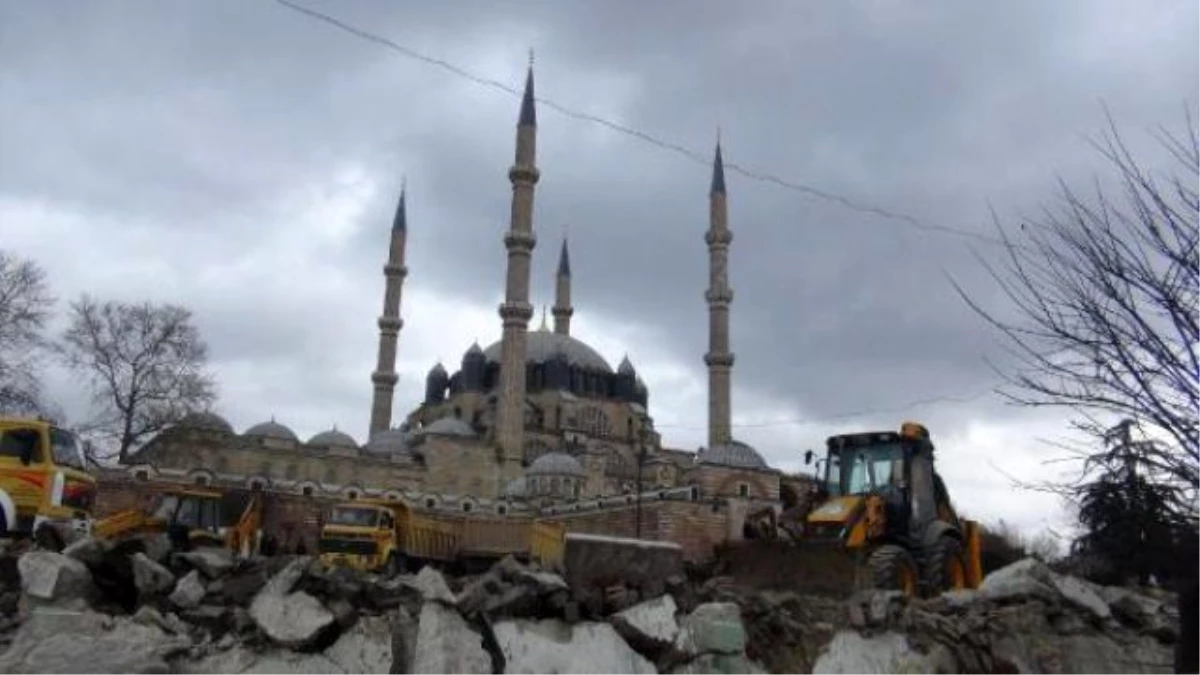 Selimiye Camisi Meydanı\'nda 425 Yıllık Tarih Gün Yüzüne Çıkıyor