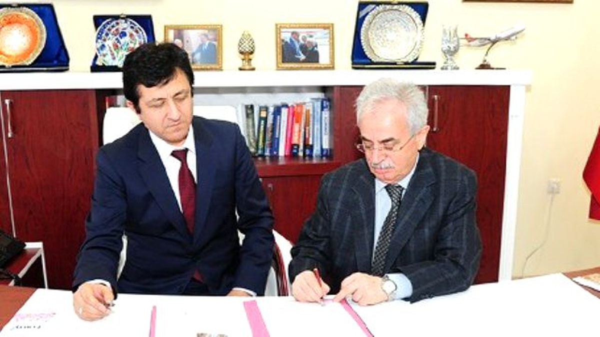 Etü Kazakistan Ahmet Yesevi Üniversitesi ile Mevlana Protolü İmzaladı