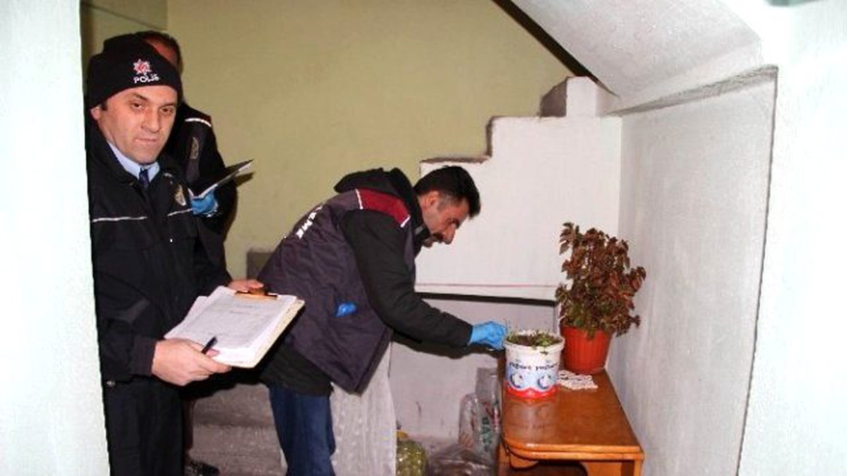 Ev Sahibine Yakalanan Hırsız 30 Kilo Fındıkla Kaçtı