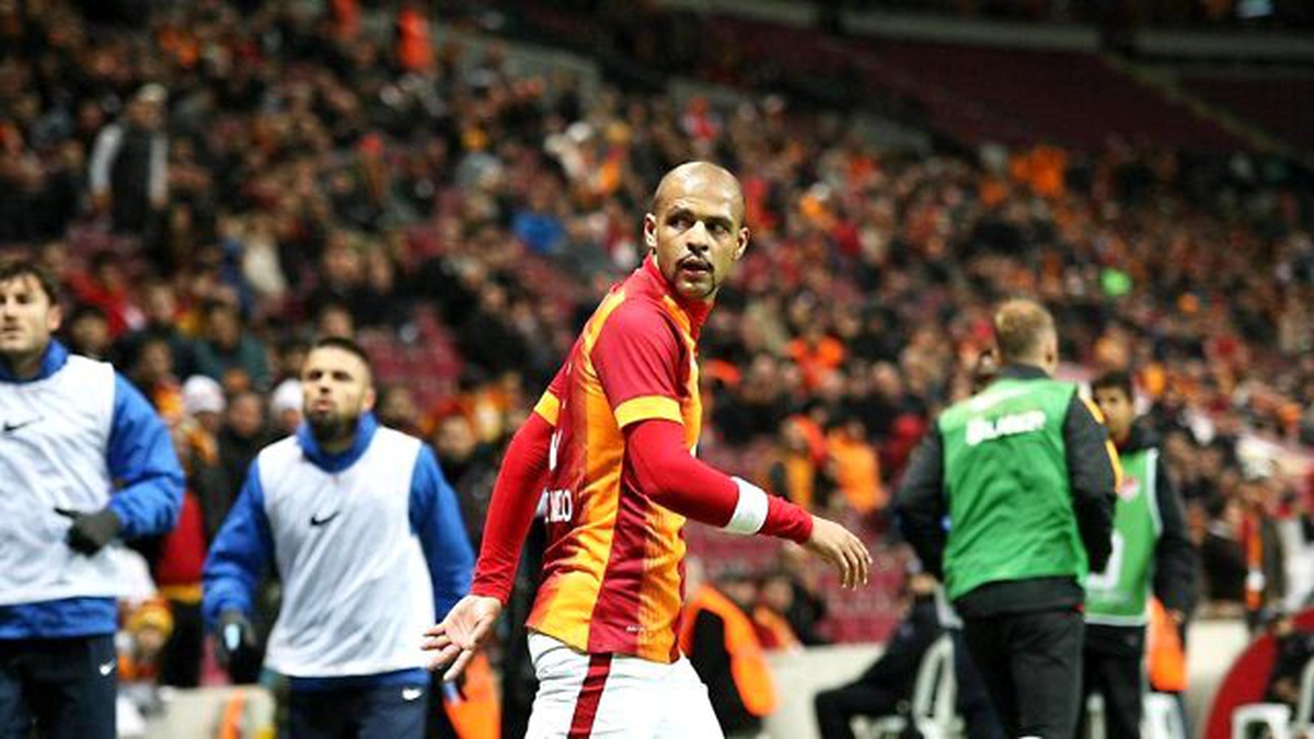 Galatasaray\'da Felipe Melo Balıkesirspor Maçını Tamamlayamadı