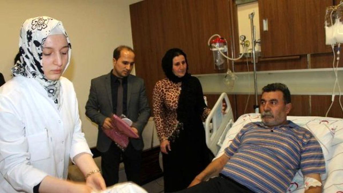 Hastalara Pijama ve Terlik Dağıtıldı