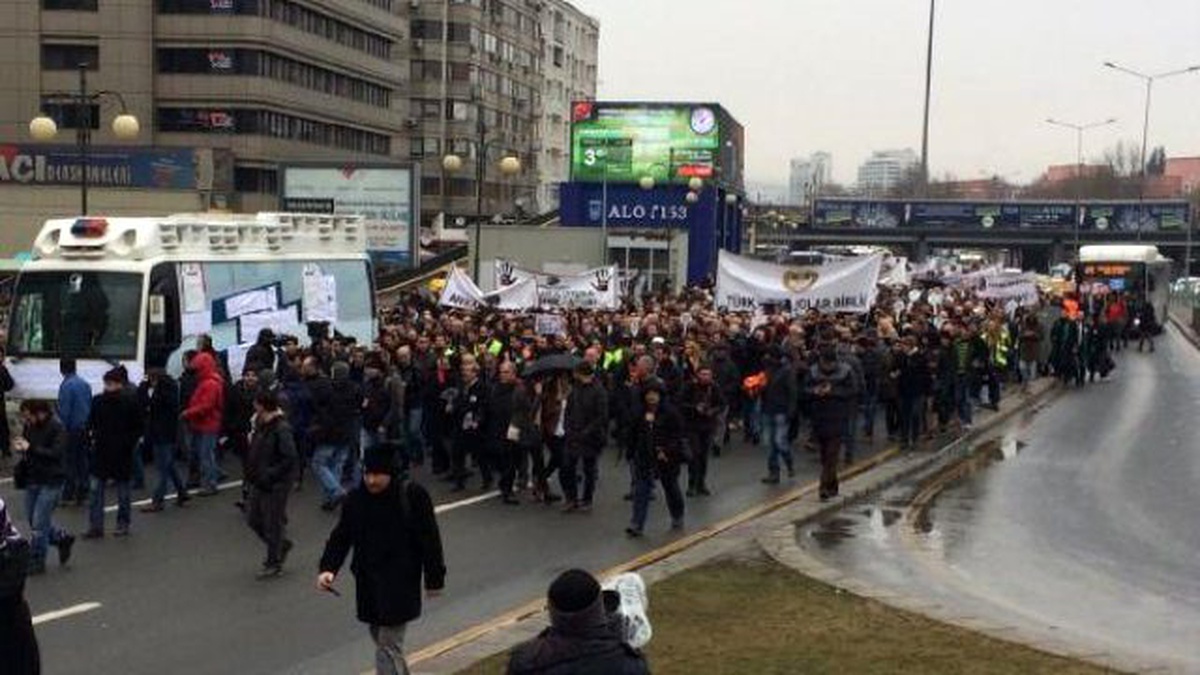 İç Güvenlik Yasa Tasarısı\'nı Protesto Eden Avukatlardan Meclis\'e Yürüdü