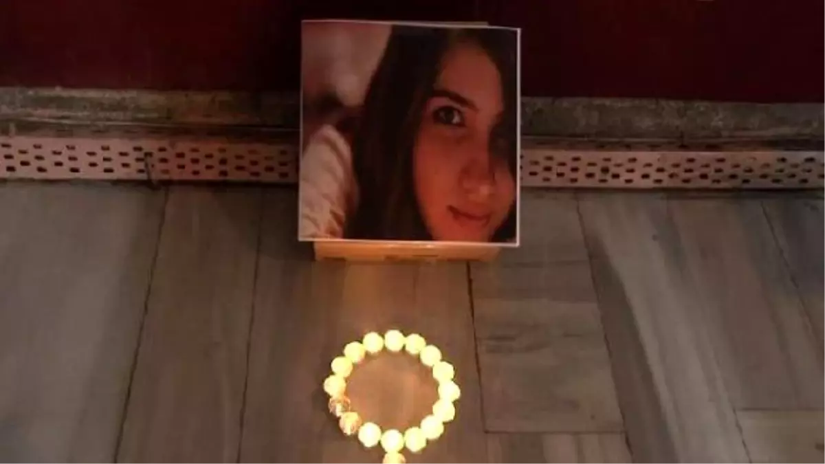 İstanbul Üniversitesinde Özgecan Eylemi