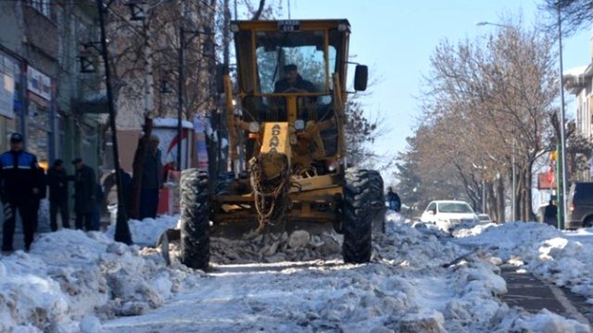 Kar Temizleme Çalışmaları Aralıksız Sürüyor