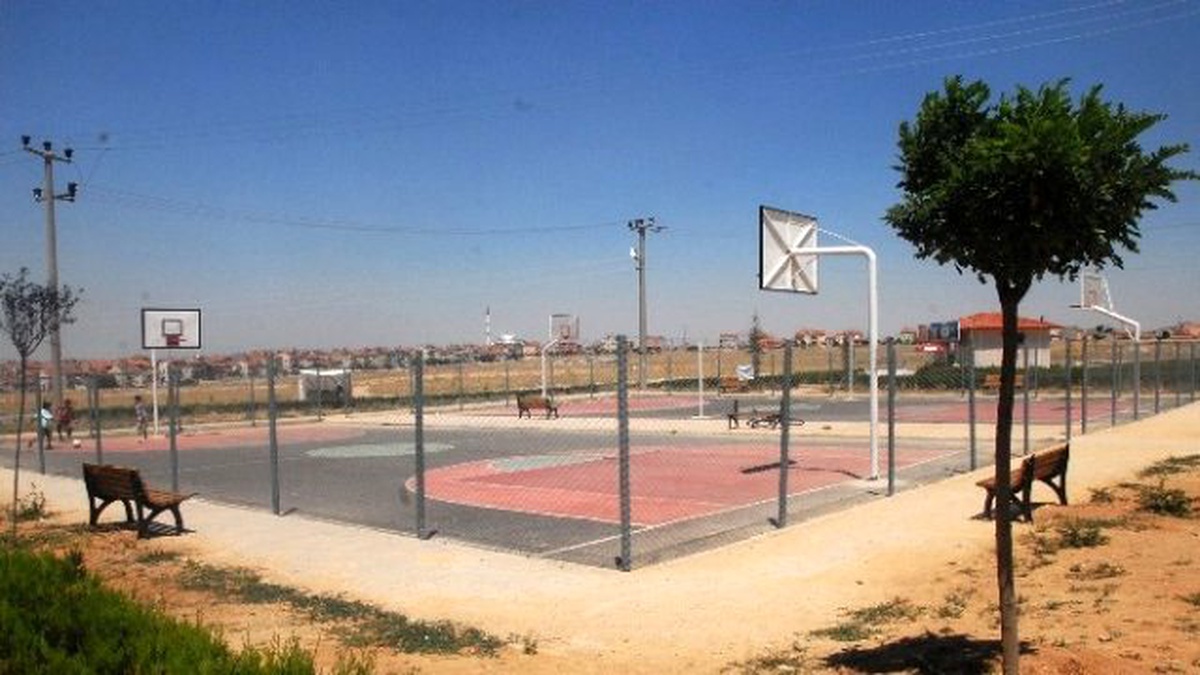 Karaman Belediyesi Mahallelere Spor Sahası Yapacak