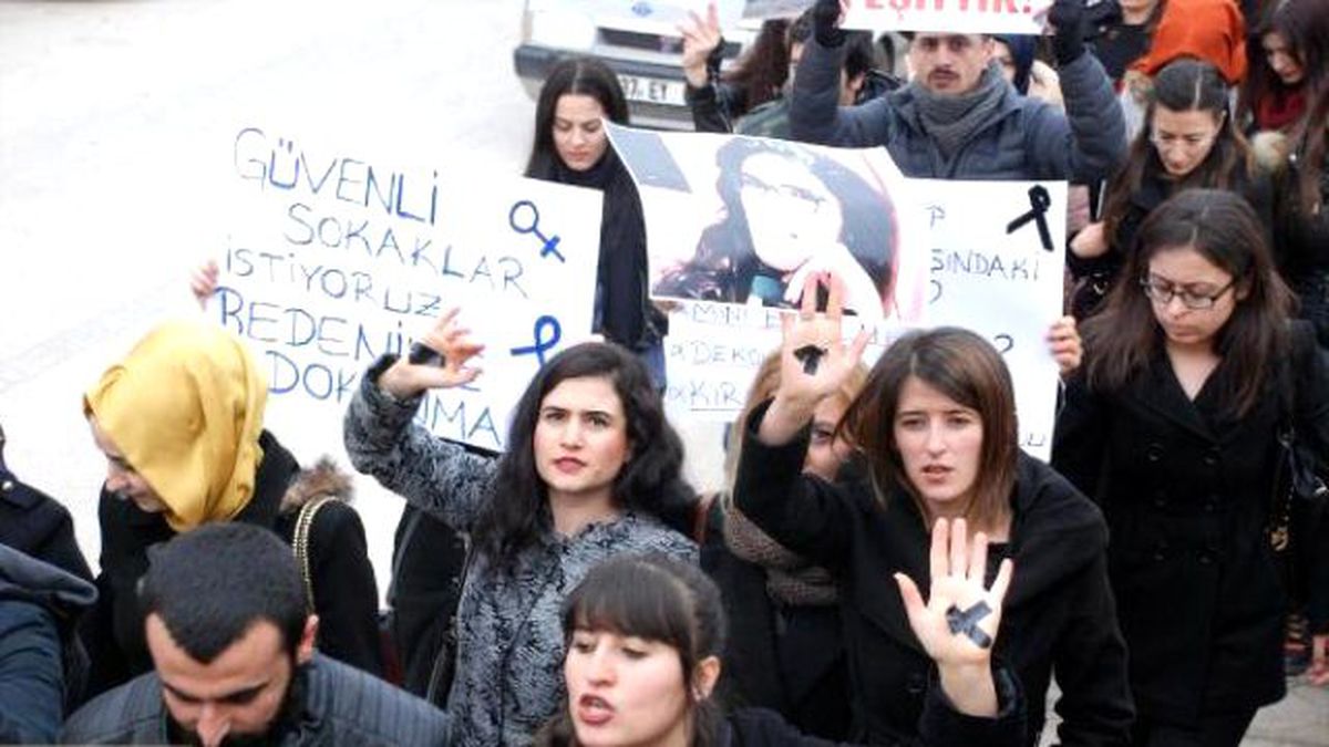 Kastamonu\'da Özgecan\'ın Öldürülmesi Protesto Edildi