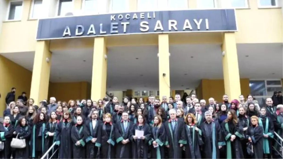 Kocaeli Barosu Avukatları, Kadına Yönelik Şiddeti Protesto Etti
