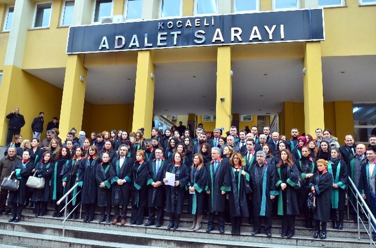 Kocaeli Barosundan Özgecan Tepkisi Açıklaması