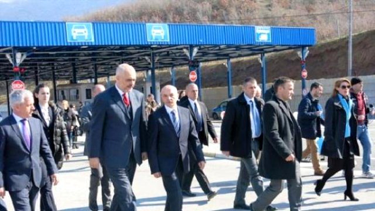 Kosova ve Arnavutluk Arasında Ortak Gümrük Kapısı Hizmete Açıldı