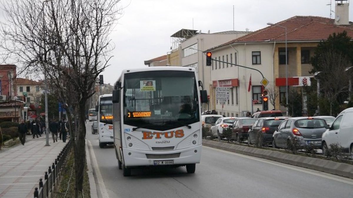 Meslektaşlarının Yaptığını Afişle Protesto Ettiler