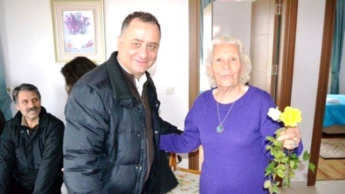 MHP\'den Huzurevi Ziyareti