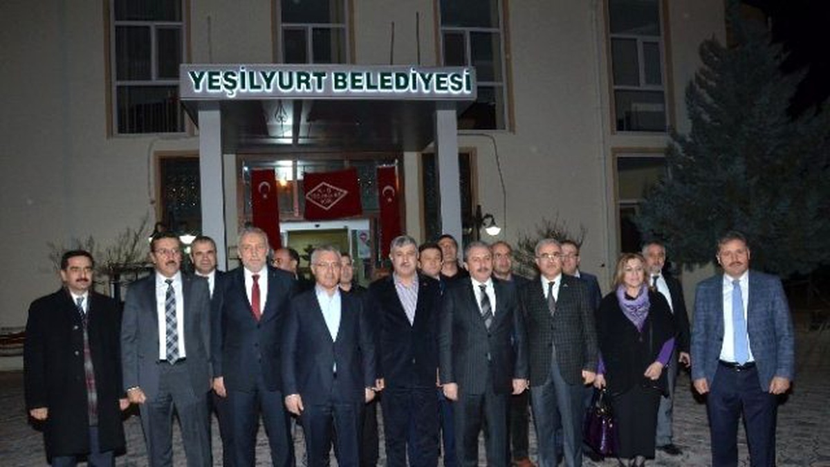 Mustafa Şentop Yeşilyurt Belediyesi\'ni Ziyaret Etti