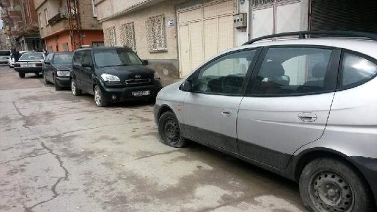 Nizip\'te 15 Otomobilin Lastikleri Kesildi