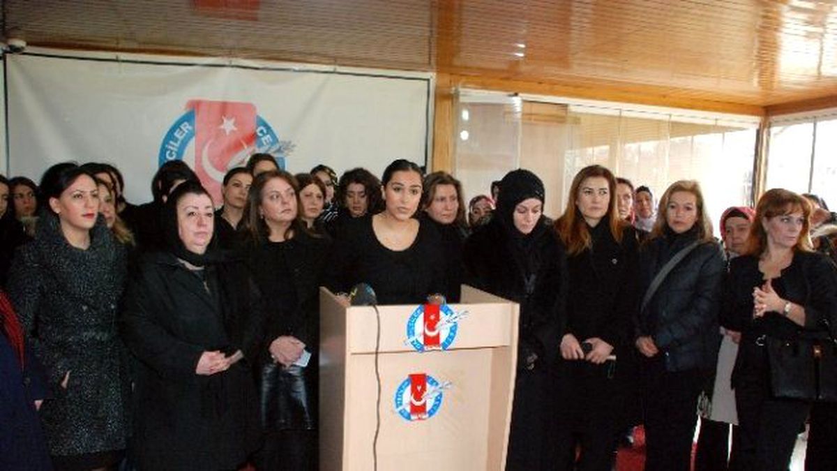 Özgecan Aslan Katliamına Tepkiler Sürüyor