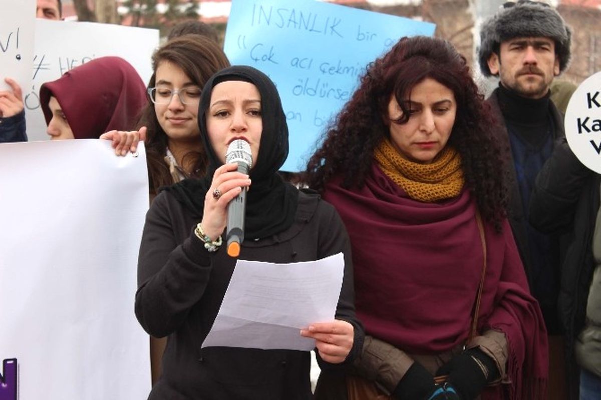 Özgecan\'ın Öldürülmesi Muş\'ta Protesto Edildi