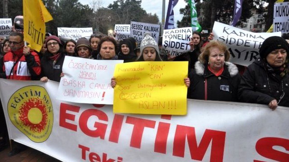Tekirdağ\'da Özgecan Aslan İçin Sendikalar ve Dernekler Bir Oldu