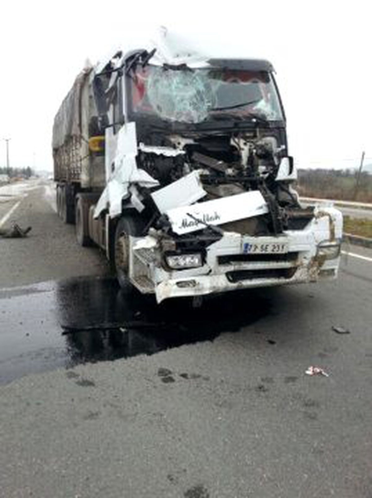 Tır Kamyonla Çarpıştı: 1 Yaralı