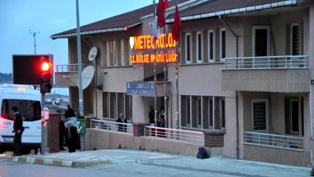 Üniversite Yolunda Sahipsiz Valiz Alarmı