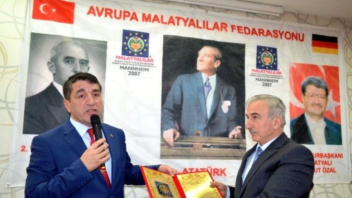 Vali Kamçı Onursal Üye Oldu