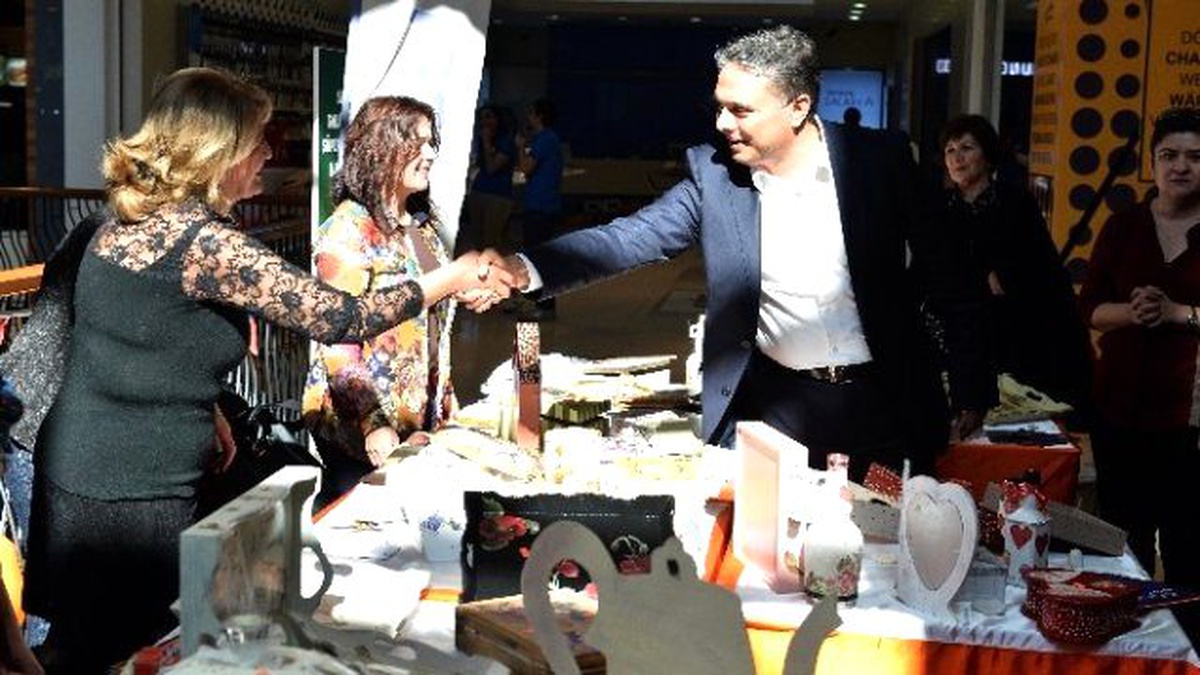 Yaşlıevinden Adalya Vakfına Bağış