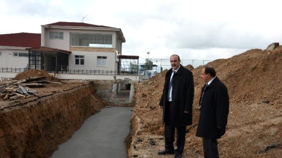 Yeşiltepe\'de Saha Düzenleme Çalışmaları Sürüyor