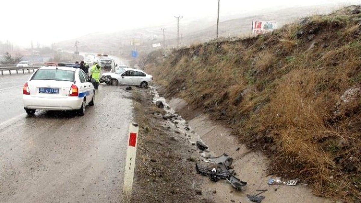 Yozgat\'ta Trafik Kazası: 3 Yaralı
