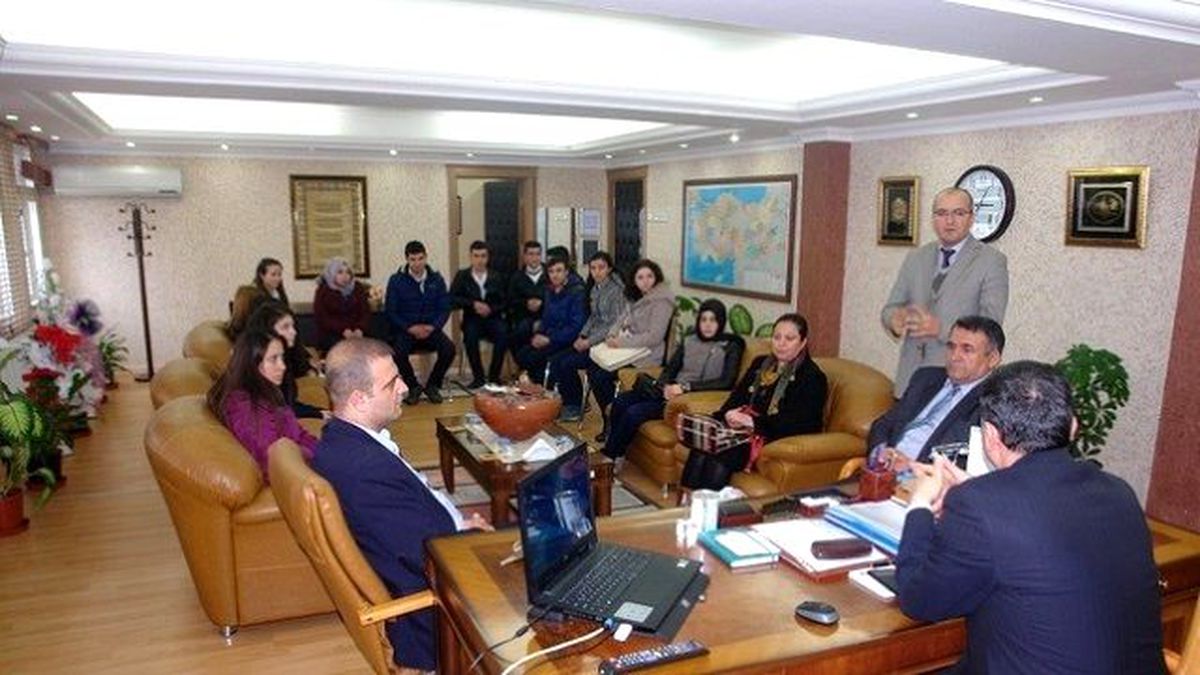 Yurt Dışına Eğitime Gidecek Öğrencilerden İl Milli Eğitim Müdürüne Ziyaret