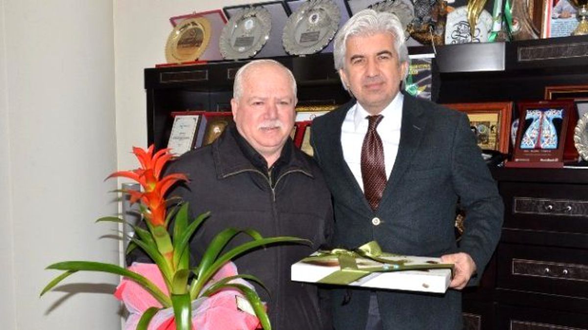 1970 Akigolar Taraftarlar Derneğinden Başkan Salih Hızlı\'yı Ziyaret