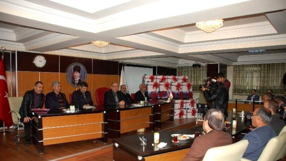 Adıyaman Belediyesinden, 33 Muhtara Bilgisayar ve Yazıcı Dağıtımı