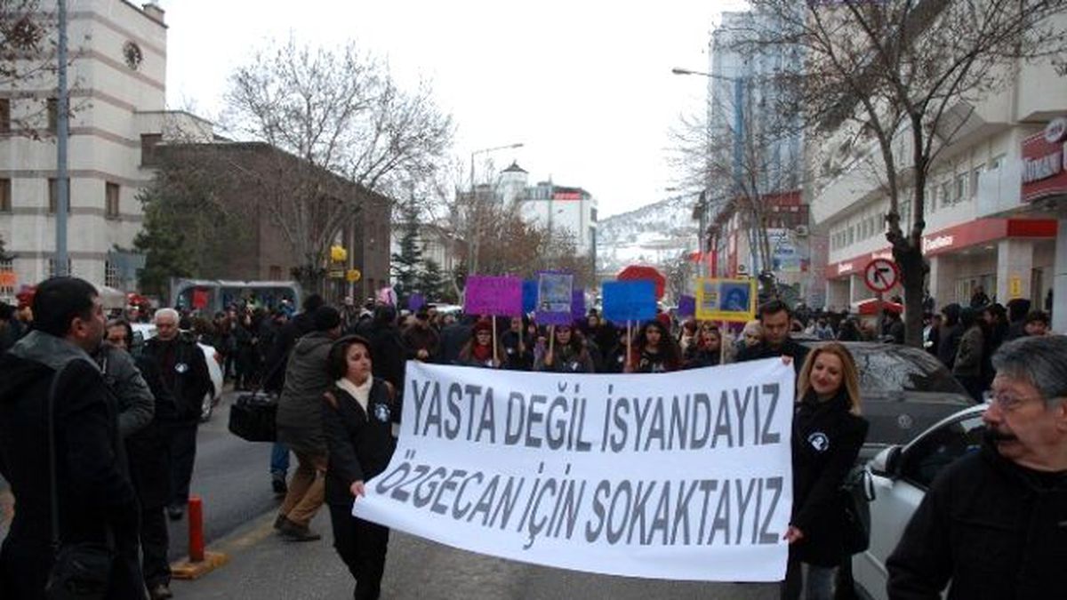 Afyonkarahisar\'da "Özgecan Aslan" Protestosu