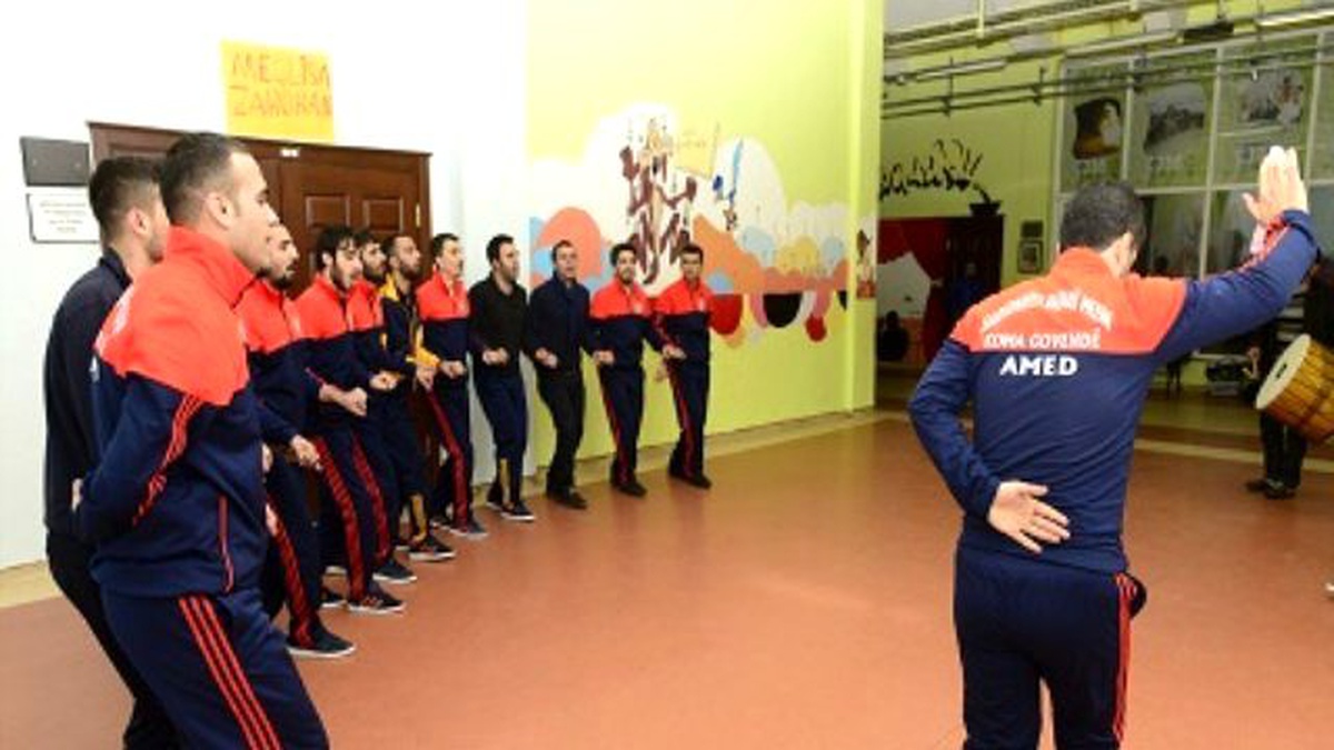 Amedspor Kulübü Halk Oyunları Ekibi İddialı