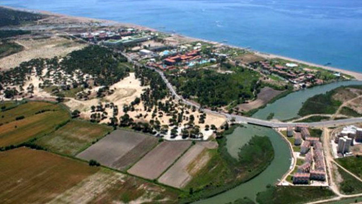 Antalya\'nın Aksu İlçesi\'ndeki Tüm Barlar Kapatıldı