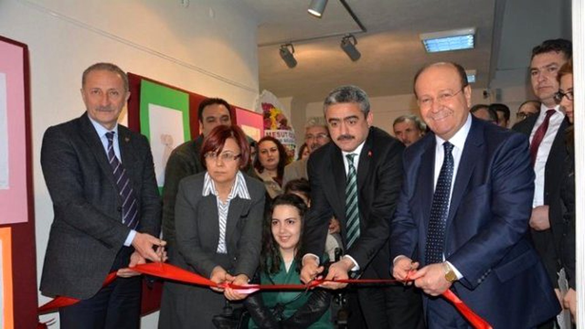 Ayaklarıyla Resim Yapan Rabia\'nın Tek İsteği Gerçek Oldu