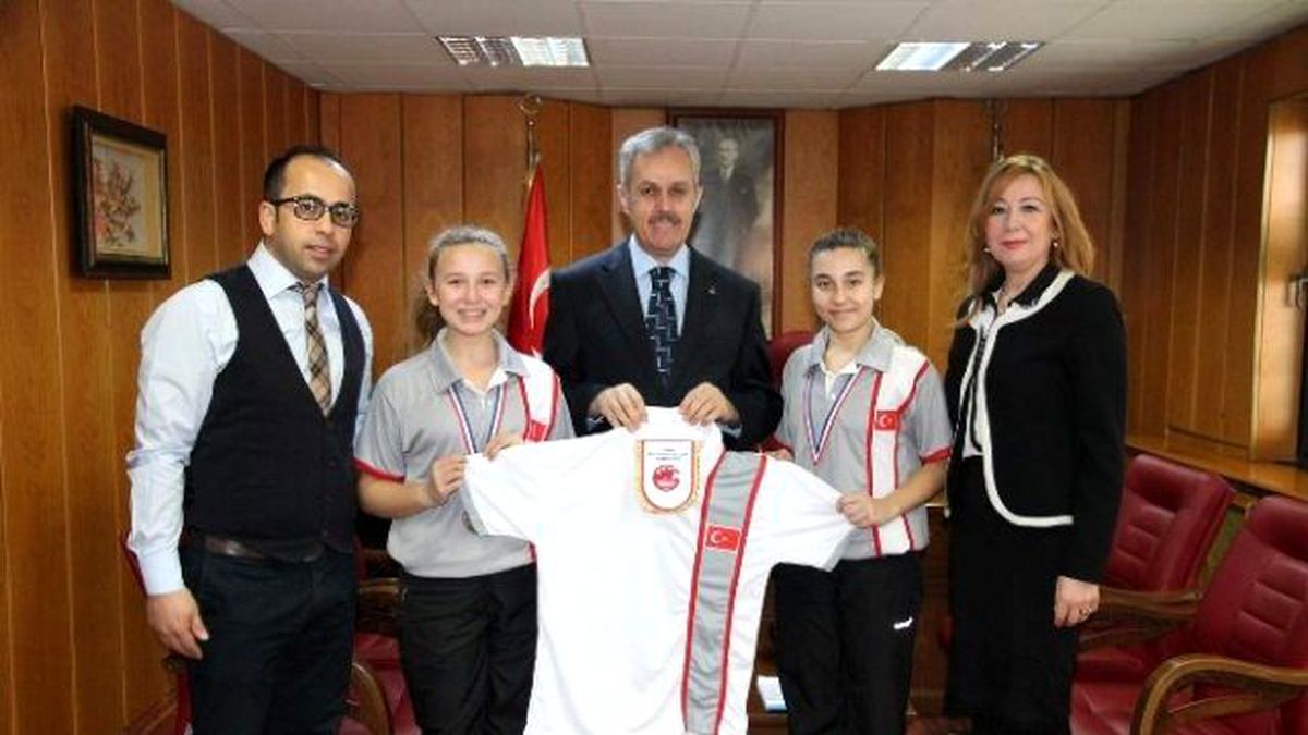 Başarılı Öğrenciler Altınla Ödüllendirildi